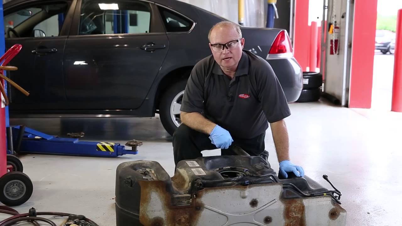 How to Clean a Gas Tank in a Car
